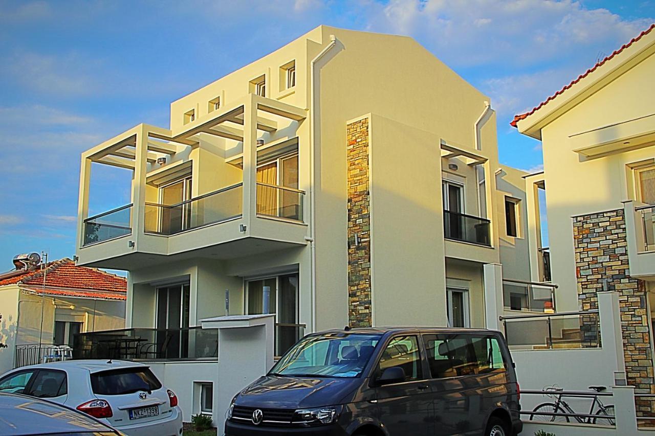 Sky Rays Luxury Apartments นิกิติ ภายนอก รูปภาพ