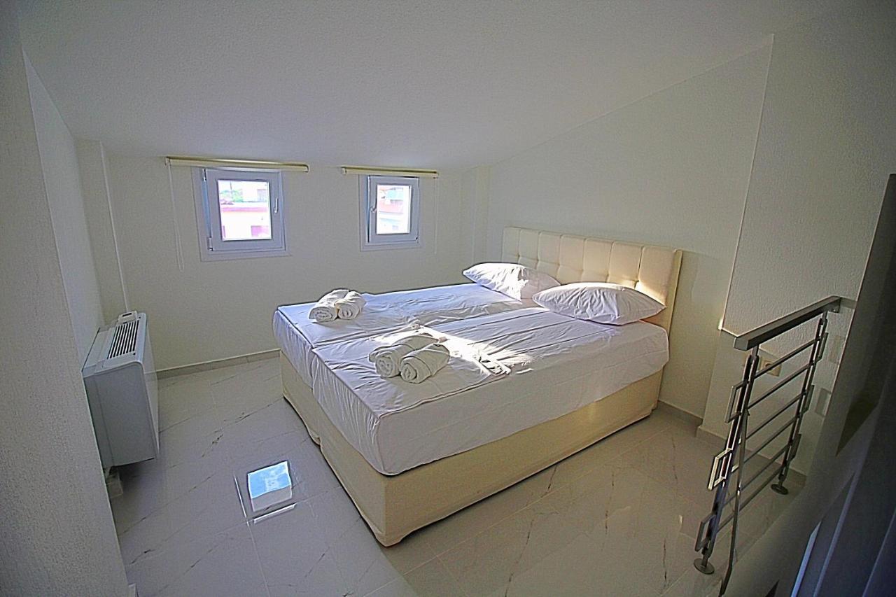 Sky Rays Luxury Apartments นิกิติ ภายนอก รูปภาพ