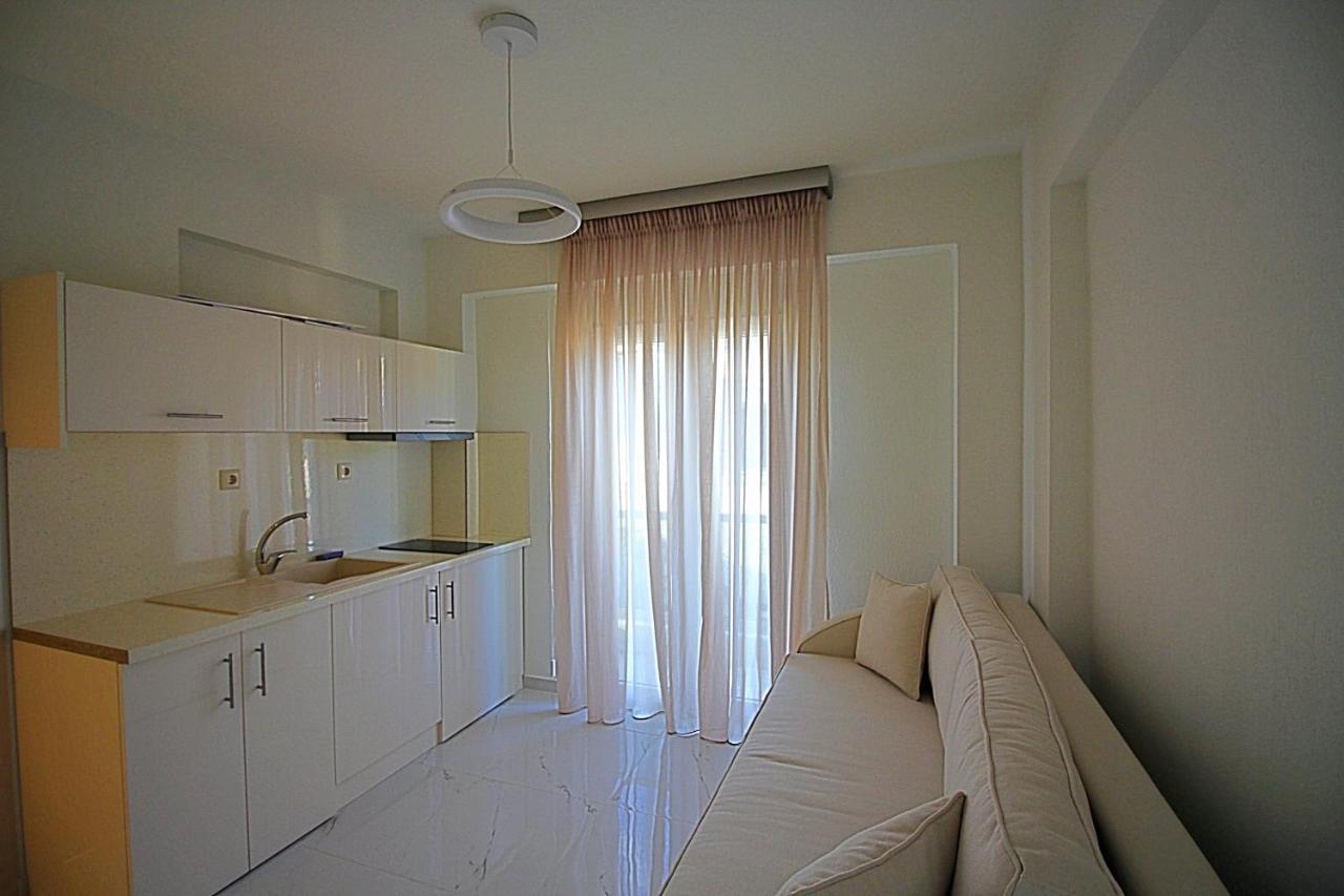 Sky Rays Luxury Apartments นิกิติ ภายนอก รูปภาพ