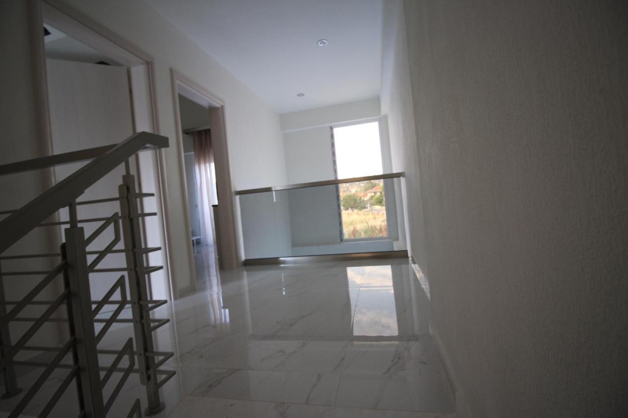 Sky Rays Luxury Apartments นิกิติ ภายนอก รูปภาพ